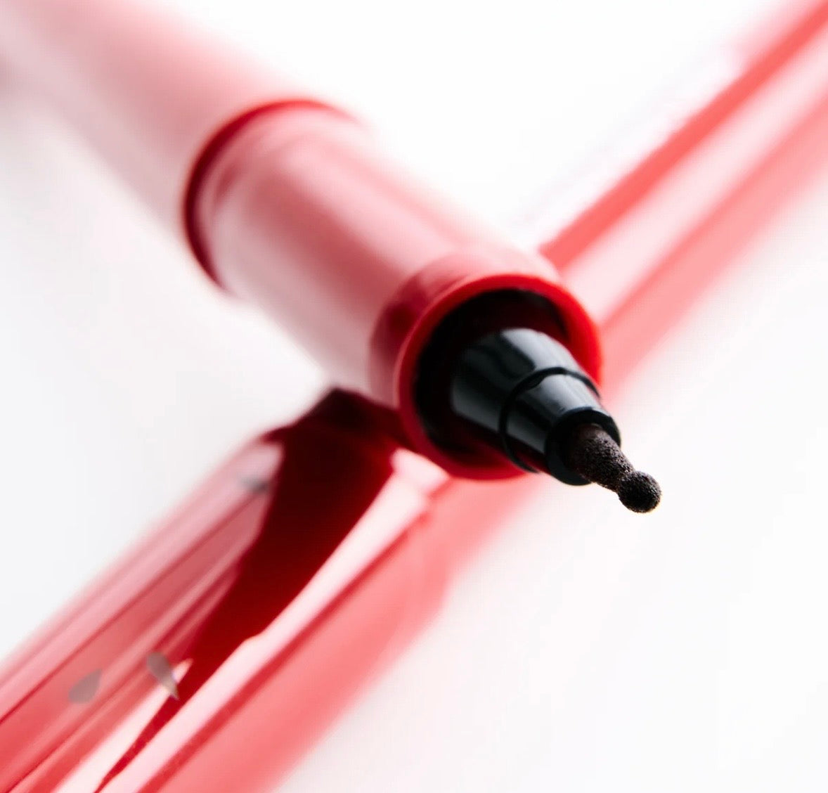 *PREORDEN: Berry Freckled Pen -Beaubble / Lápiz para pecas