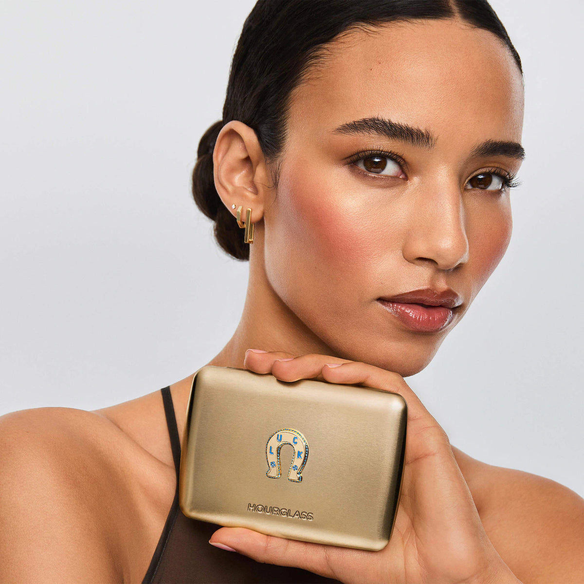 *PREORDEN: *PERSONALIZABLE* Ambient Lighting Edit Unlocked Palette - Edición 2026 - Hourglass / Paleta de rostro *edición limitada personalizada