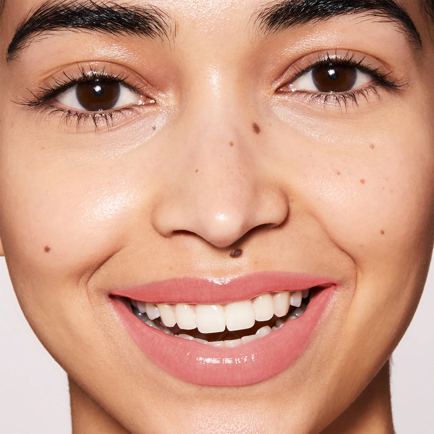 *PREORDEN: Squeaky Clean Liquid Lip Hydrating Lip Balm - Westman Atelier / Balsamo labial