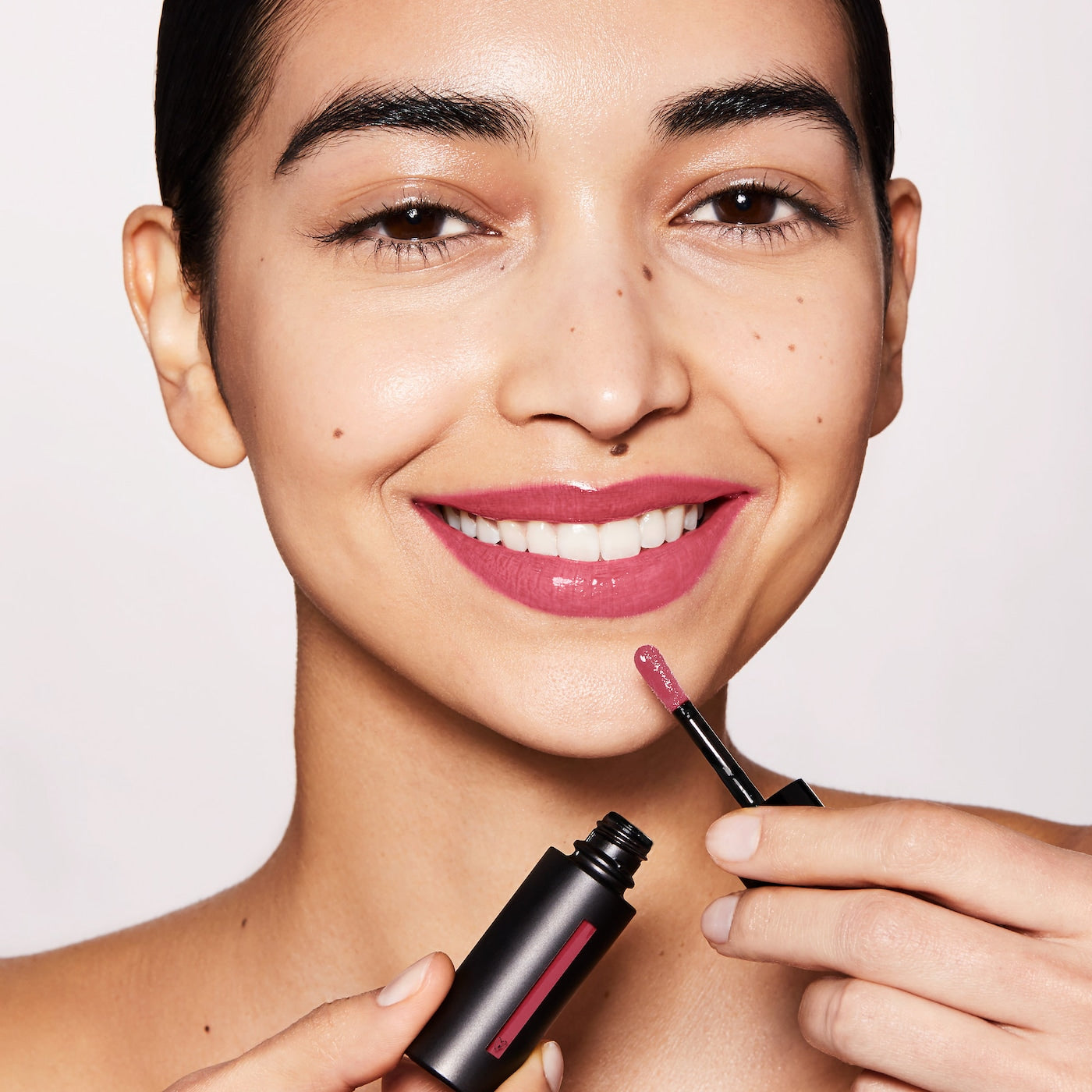 *PREORDEN: Squeaky Clean Liquid Lip Hydrating Lip Balm - Westman Atelier / Balsamo labial