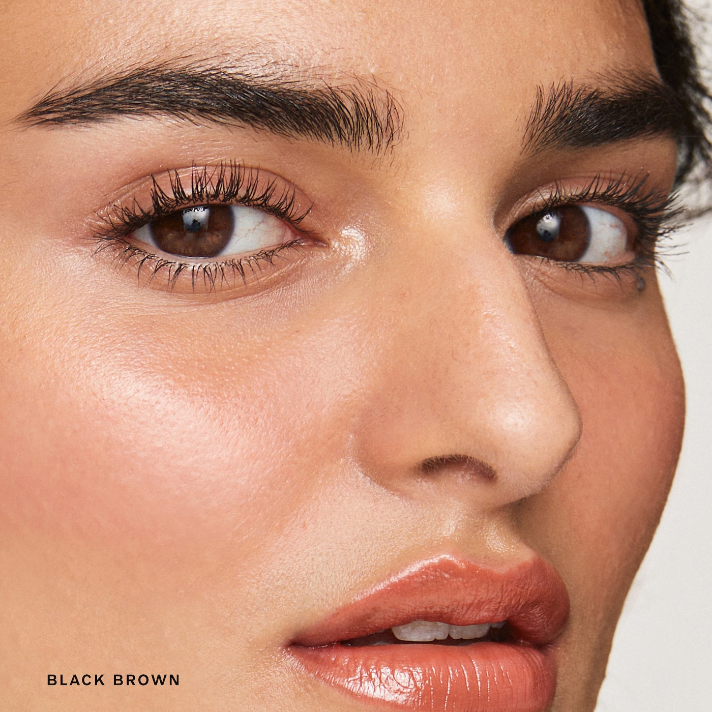 *PREORDEN: Brow 1980 Volumizing Eyebrow Pomade Gel - Merit / Gel de cejas