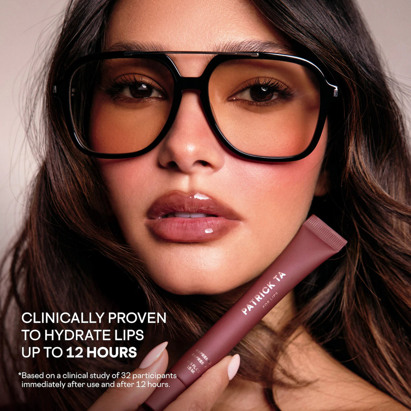 *PREORDEN: Major Moisture Smoothing and Hydrating Tinted Lip Balm with Vitamin E - Patrick Ta / Bálsamo hidratante