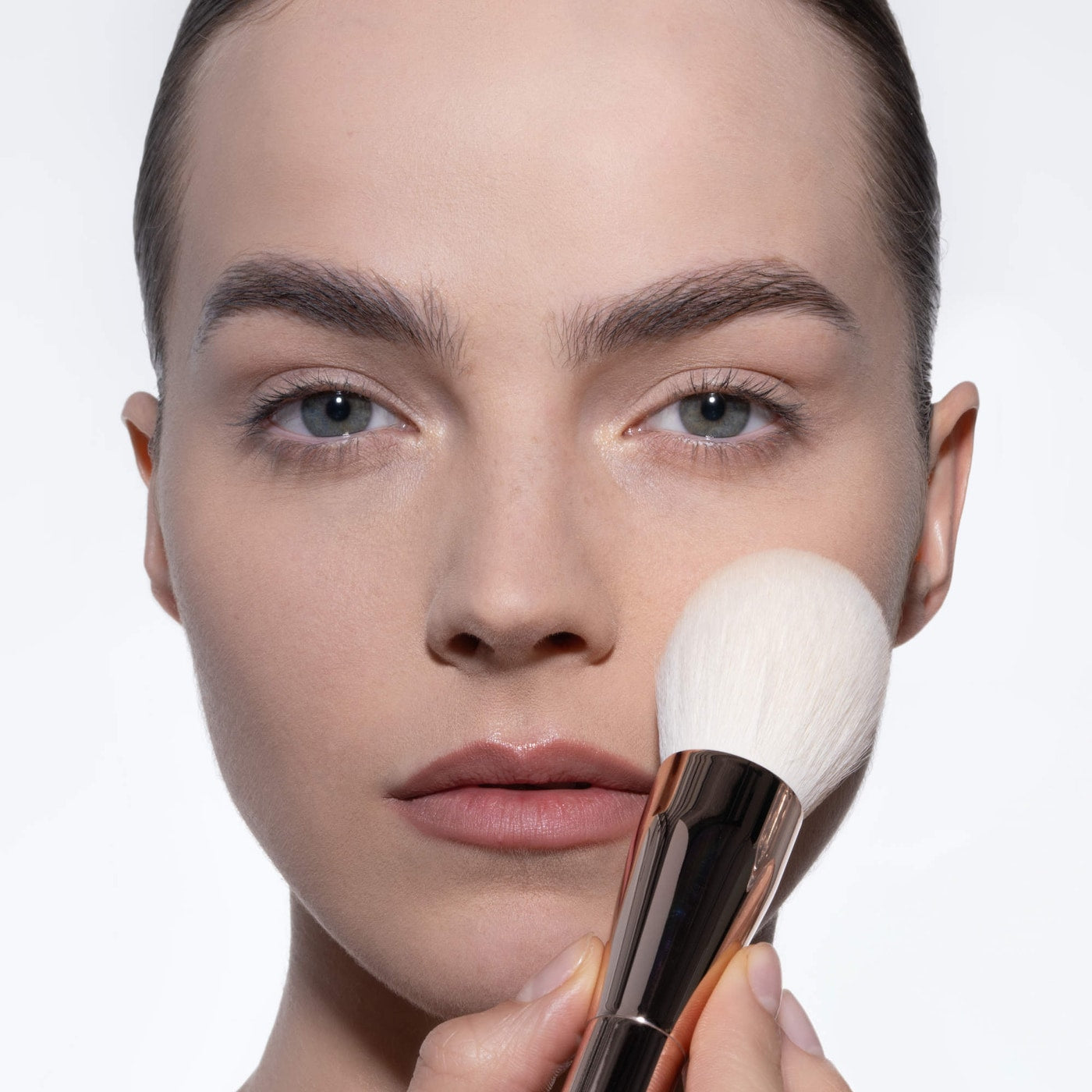 *PREORDEN: HY-GLAM™ Powder Brush - Natasha Denona / Brocha para polvo