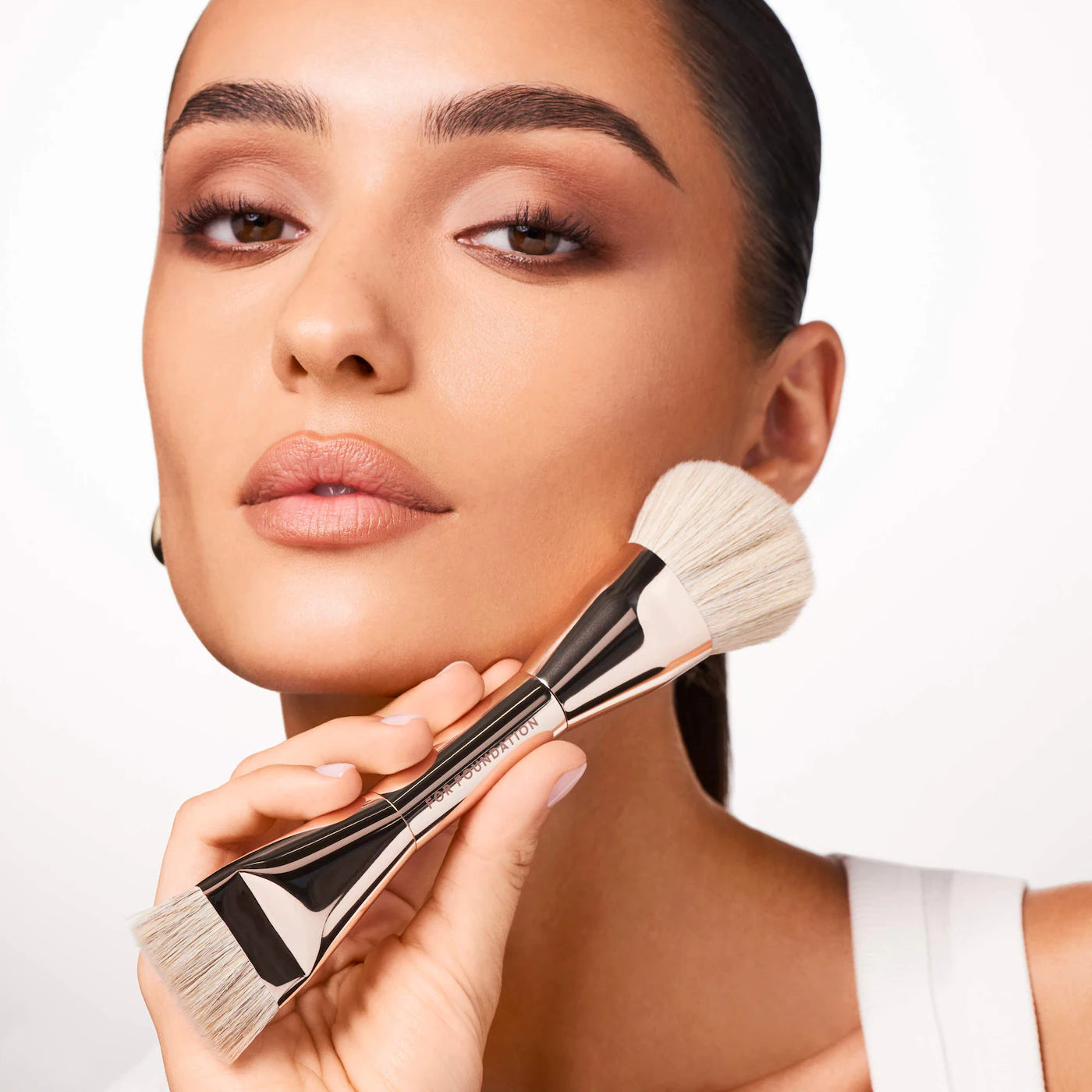 *PREORDEN: Dual Ended Foundation Brush - PATRICK TA / Brocha de doble punta para la base