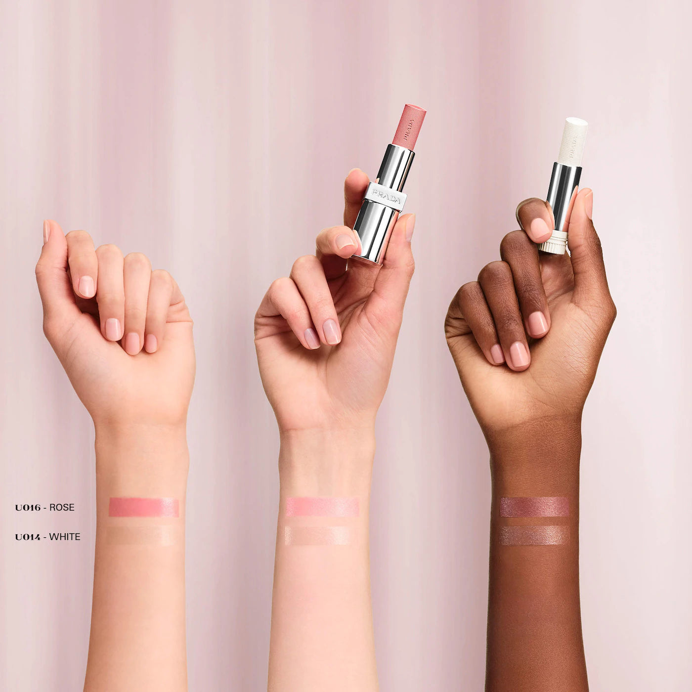 *PREORDEN: Prada Light Glowing Lip Oil Stick - Prada / Labial