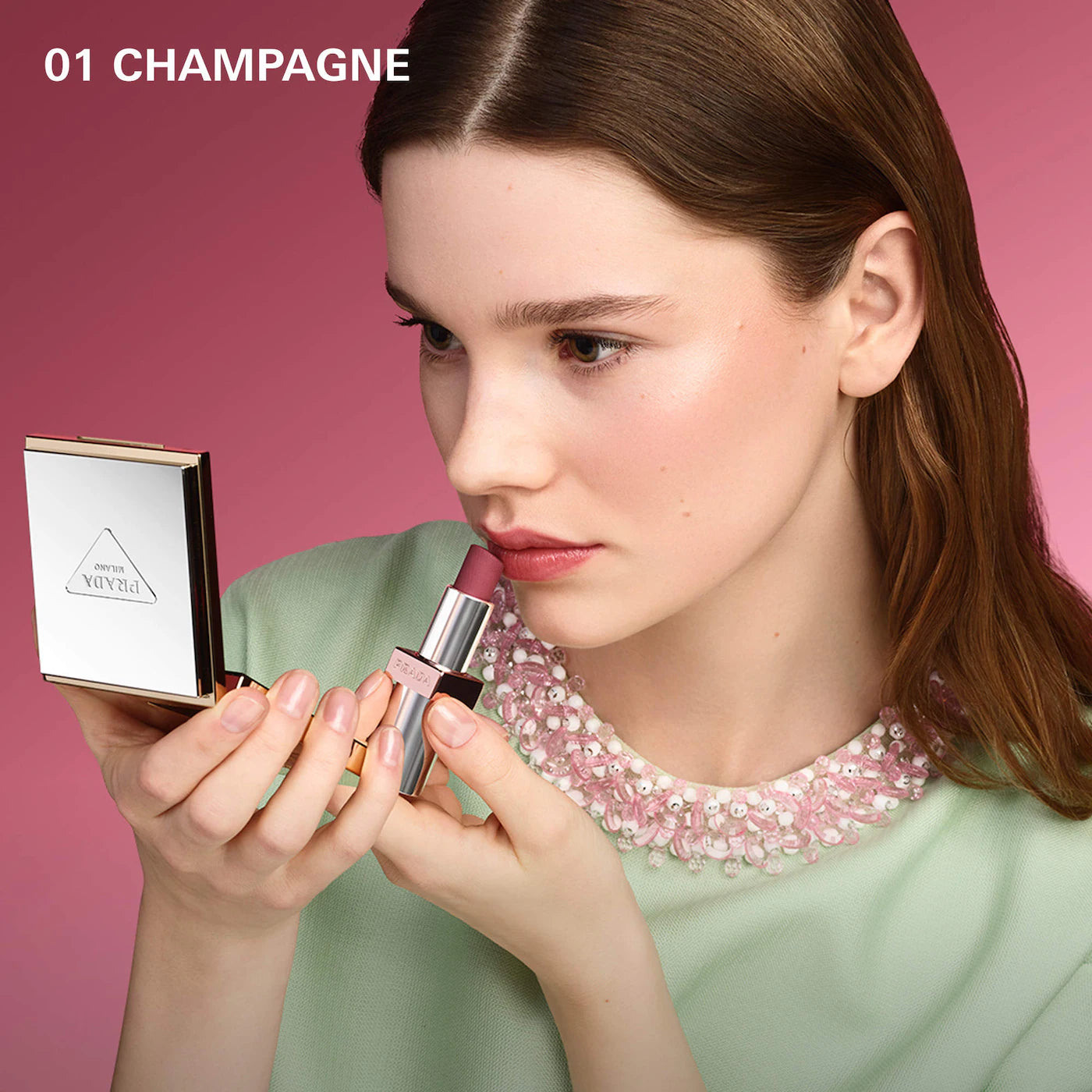 *PREORDEN: Prada Light Glowing Highlighter Powder - Prada / Iluminador