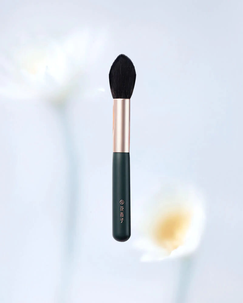 Soft Blooming HIighlighter Brush - Florasis / Brocha para ilumiandor