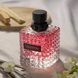 Donna Born In Roma Eau de Parfum - Valentino / Perfume floral