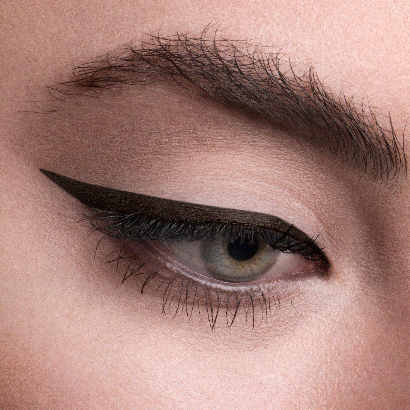 *PREORDEN: 1.5MM Mechanical Gel Eye Liner - Hourglass / Delineador de ojos 1.5mm