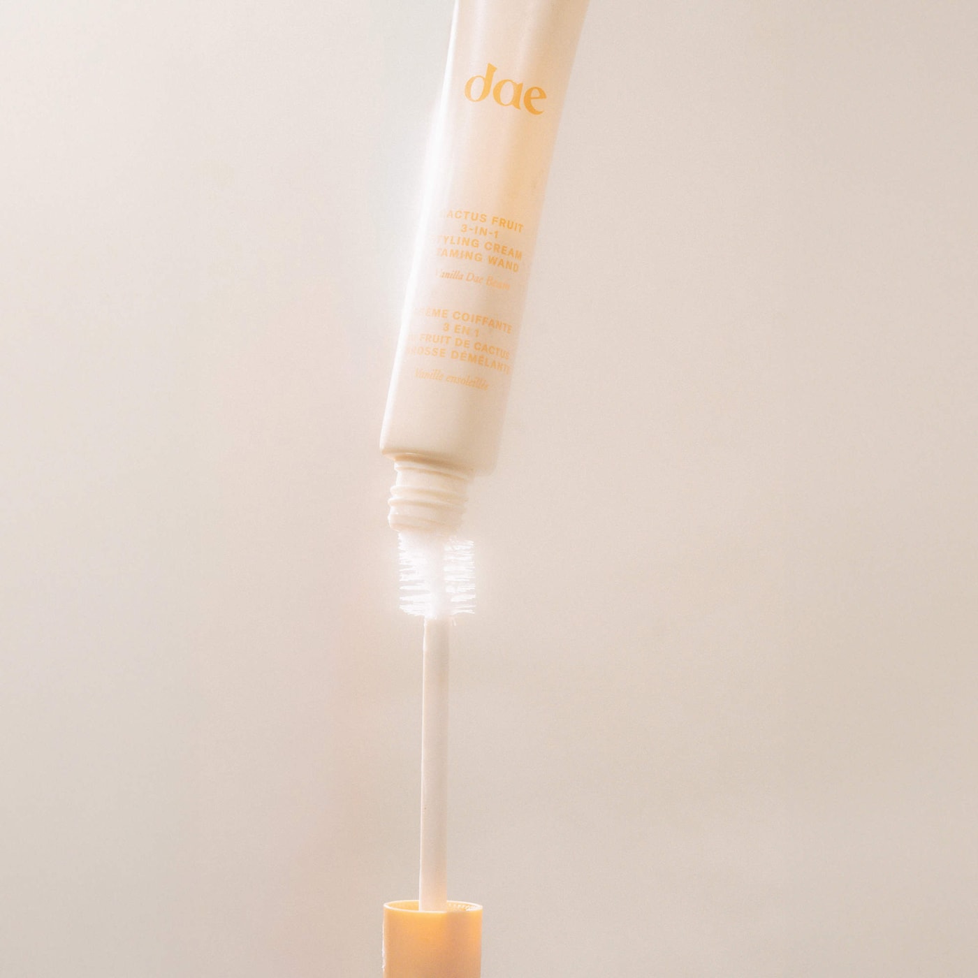 *PREORDEN: Cactus Fruit 3-in-1 Styling Cream with Taming Wand - Dae / Crema para peinar con aroma