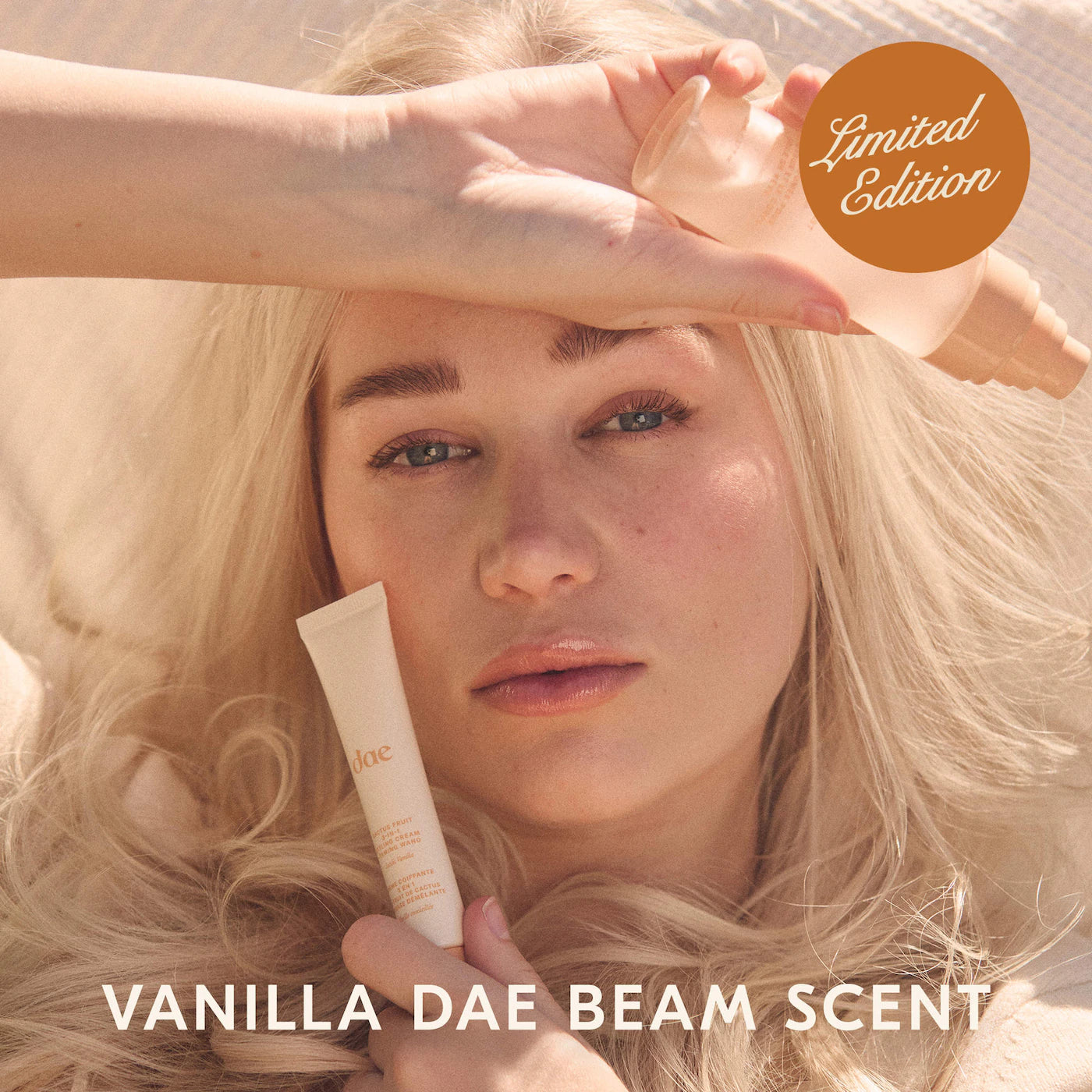 *PREORDEN: Cactus Fruit 3-in-1 Styling Cream with Taming Wand - Dae / Crema para peinar con aroma