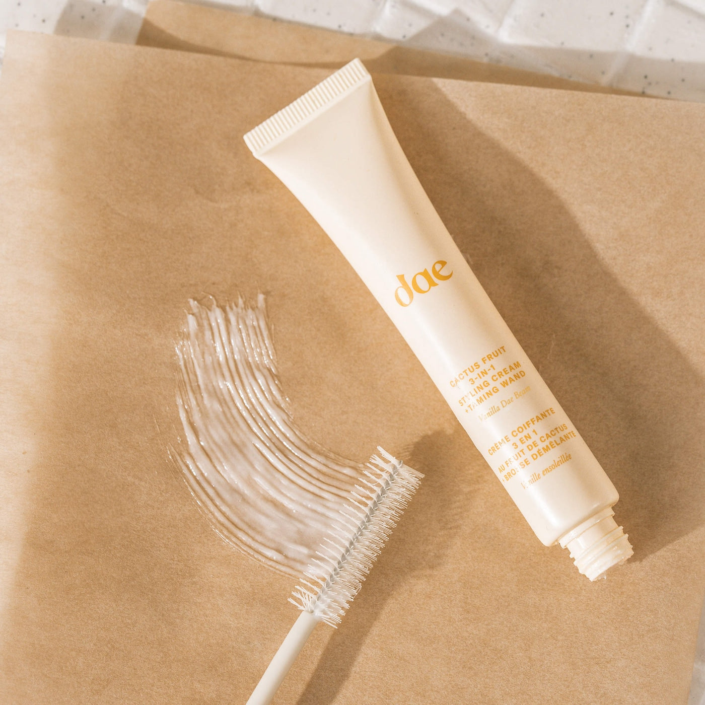 *PREORDEN: Cactus Fruit 3-in-1 Styling Cream with Taming Wand - Dae / Crema para peinar con aroma