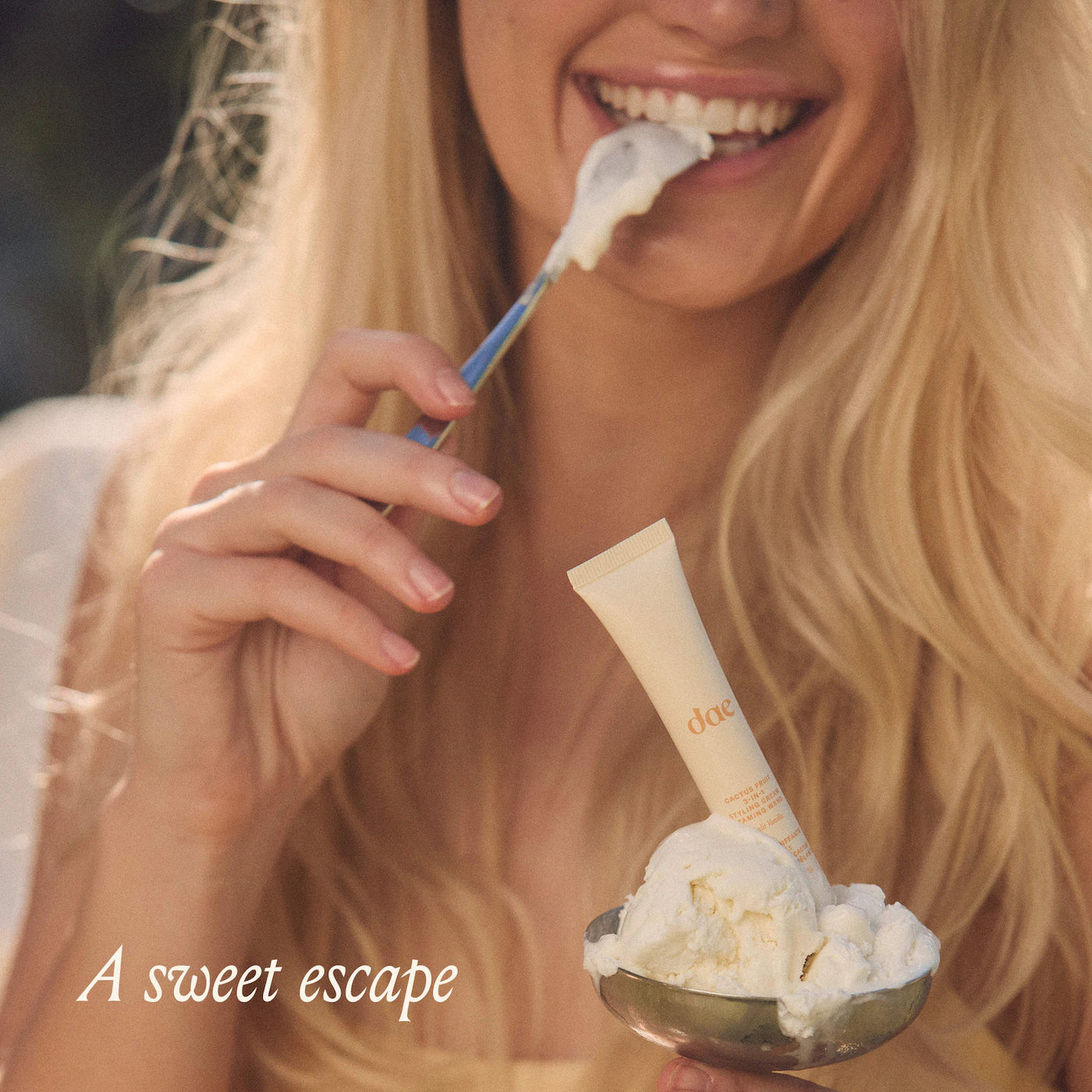 *PREORDEN: Cactus Fruit 3-in-1 Styling Cream with Taming Wand - Dae / Crema para peinar con aroma