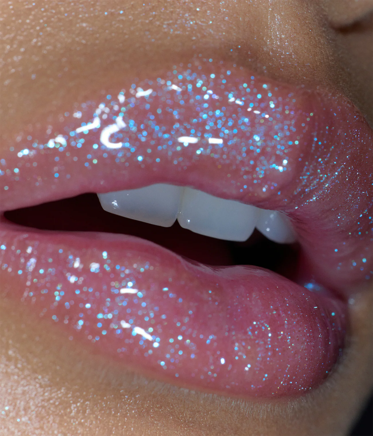 Essential drip glossy balm - r.e.m beauty / Bálsamo labial brillante