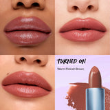 Mini Weightless Lip Color Nourishing Satin Lipstick - Kosas / Labial hidratante satinado tamaño mini