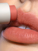 Lip Blush - Refy / Stick para labios con tecnología de difuminado que suaviza los labios