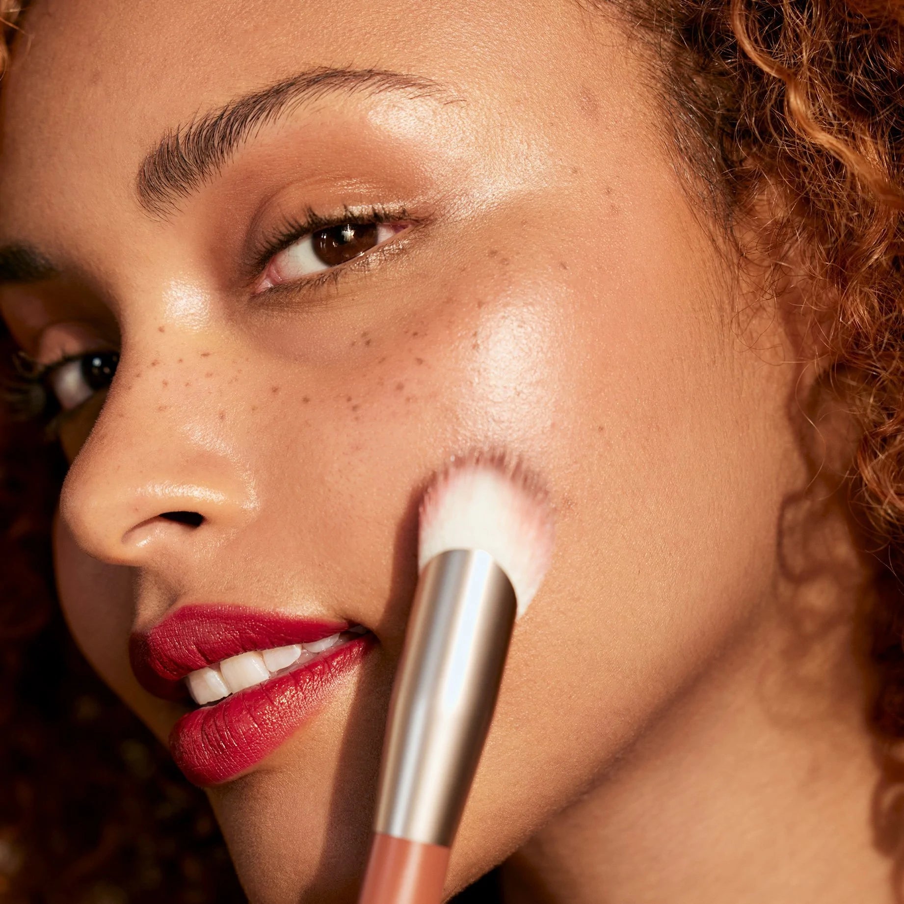Number 2 Blush Brush - Rose INC / Brocha para rubor