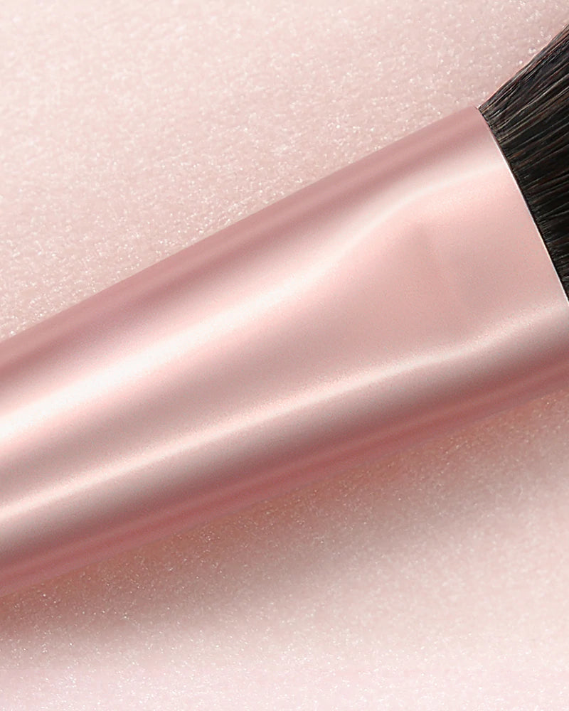 Soft Blooming Contour Brush / Brocha multifuncional para polvos en rostro y mejillas