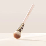 Soft Pinch Blush Brush - Rare Beauty / Brocha para rubor