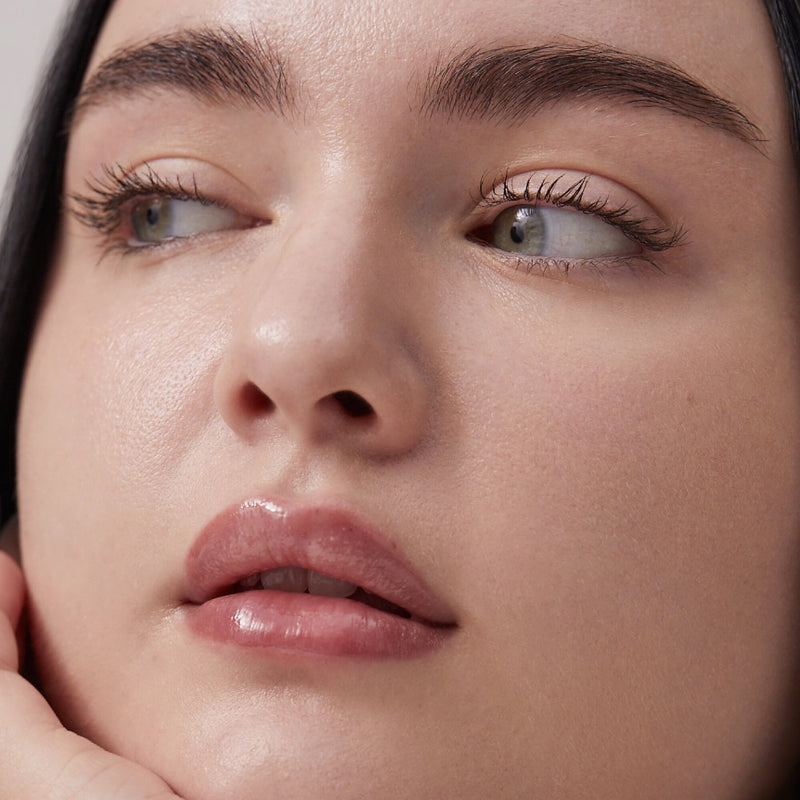 *PREORDEN: Sheer Skin Tint with Hyaluronic Acid + Squalane / Tinta acabado luminoso